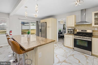 /international/us/10-thornhill-court-willingboro-nj-110107227237/