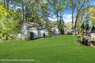 /international/us/96-whalepond-road-oakhurst-nj-110104220955/