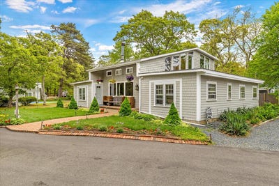 /international/us/390-brackett-road-eastham-ma-110108426693/
