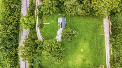 /international/us/90-railroad-lock-loop-beattyville-ky-110106536116/