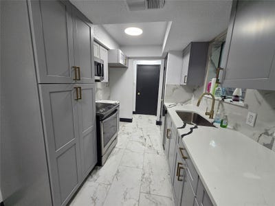 /international/us/715-n-deerfield-circle-arlington-tx-110108492438/
