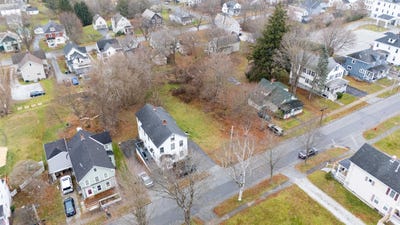 /international/us/engrem-avenue-rutland-city-vt-110104074564/