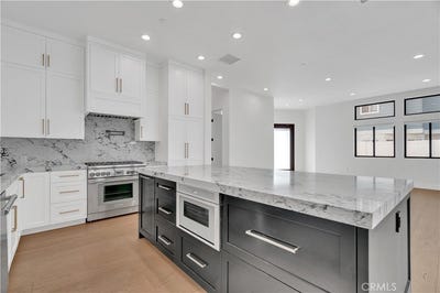 /international/us/2319-huntington-lane-redondo-beach-ca-110097467589/