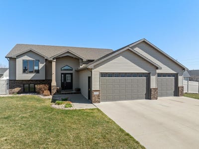 /international/us/1817-35th-ave-minot-nd-110107909314/
