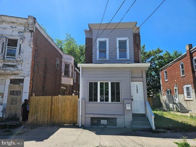 /international/us/1240-chase-street-street-s-camden-nj-110100063057/