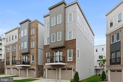 /international/us/15590-grade-line-place-woodbridge-va-110099828858/