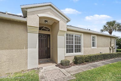 /international/us/284-intrepid-way-indialantic-fl-110108298008/