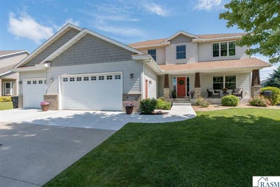 /international/us/2290-balsam-drive-north-mankato-mn-110108876101/