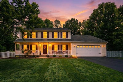 /international/us/368-arrowhead-ln-stuarts-draft-va-110108392567/