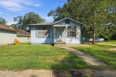 /international/us/717-719-avenue-e-mccomb-ms-110120422698/