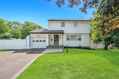 /international/us/241-tree-road-centereach-ny-110119623071/