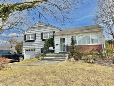 /international/us/513-dee-court-east-meadow-ny-110097661376/