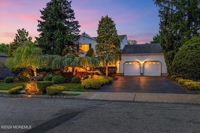 /international/us/17-bingham-drive-marlboro-nj-110107745493/