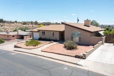 /international/us/411-san-medina-avenue-farmington-nm-110108545280/