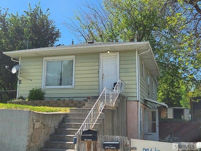 /international/us/926-w-young-street-pocatello-id-110108266114/