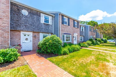 /international/us/54-captain-cook-lane-centerville-ma-110109065565/