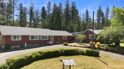 /international/us/3301-colonial-rd-roseburg-or-110108395259/