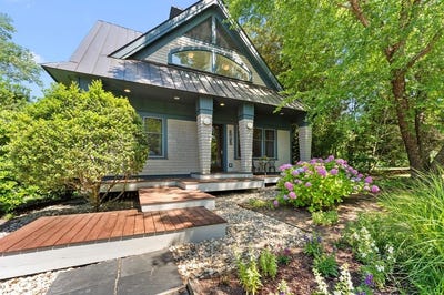 /international/us/783-king-carter-drive-irvington-va-110108604339/