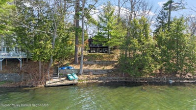 /international/us/39-island-drive-copake-ny-110105836966/