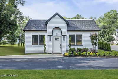/international/us/241-w-farms-road-farmingdale-nj-110101393232/
