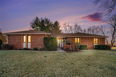 /international/us/1109-s-catalpa-street-savannah-mo-110107462219/