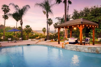/international/us/2110-campo-place-escondido-ca-110109088072/