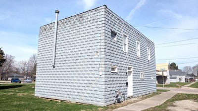 /international/us/1745-e-market-street-huntington-in-110107378807/