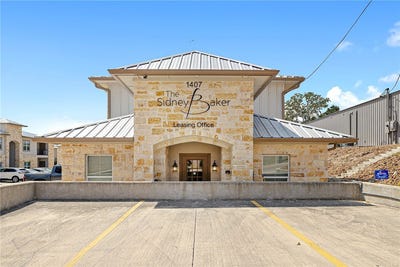 /international/us/1407-sidney-baker-street-kerrville-tx-110102947882/