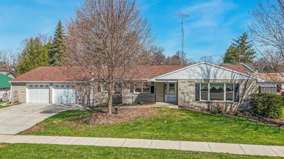 /international/us/410-w-main-street-winneconne-wi-110107285276/