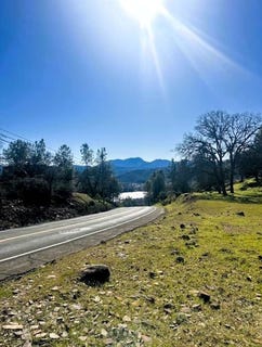 /international/us/17426-deer-hill-road-hidden-valley-lake-ca-110110106867/