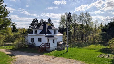 /international/us/18020-lake-pelkie-mi-110099538328/