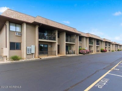 /international/us/330-shore-drive-drive-highlands-nj-110108657299/