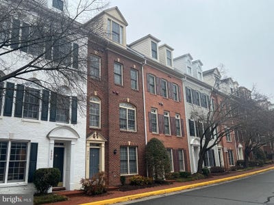 /international/us/8904-ashgrove-house-lane-vienna-va-110108438863/
