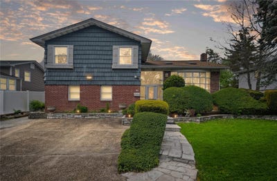 /international/us/211-cantiague-rock-road-westbury-ny-110099231243/