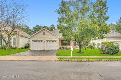 /international/us/19-goldenedge-way-lakewood-nj-110120085269/