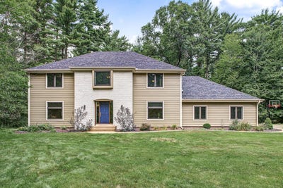 /international/us/6644-timber-lane-eau-claire-wi-110119517928/