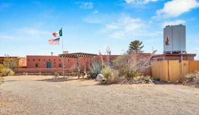 /international/us/1855-hot-peppers-road-chaparral-nm-110090683167/