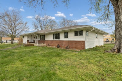 /international/us/424-w-water-street-greenfield-mo-110108028709/