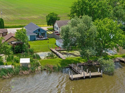 /international/us/5660-w-reighmoor-rd-omro-wi-110108883087/