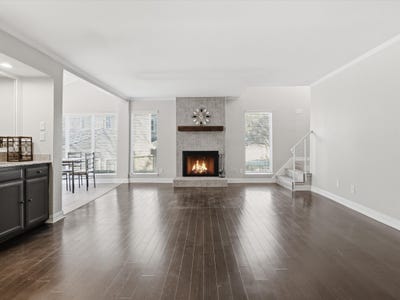 /international/us/2713-meadowstone-court-carrollton-tx-110105757251/