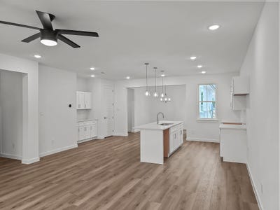 /international/us/9569-thorncrown-lane-fort-worth-tx-110097931744/