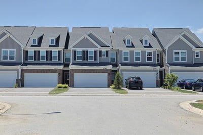 /international/us/2287-ryegrass-lane-bolingbrook-il-110108296453/