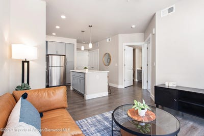 /international/us/253-wulfsohn-road-glenwood-springs-co-110105976760/