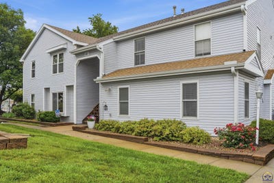 /international/us/5827-sw-22nd-ter-topeka-ks-110108409691/
