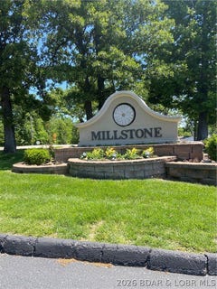 /international/us/18130-millstone-cove-road-versailles-mo-110107997411/