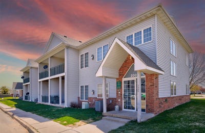 /international/us/1325-se-florence-drive-unit-211-waukee-ia-110098776334/