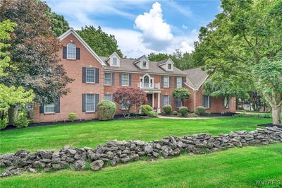 /international/us/9555-the-maples-clarence-ny-110100473302/