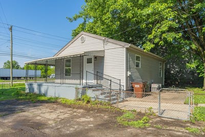 /international/us/2213-oxford-state-road-middletown-oh-110108661447/