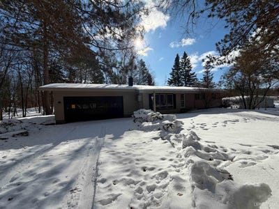 /international/us/6129-woodland-p-1-avenue-gladstone-mi-110105698873/