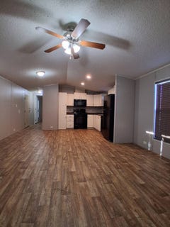 /international/us/7650-west-hwy-90-san-antonio-tx-110104558296/
